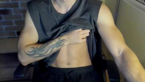 Snapshot of idkiww chatting on October 22, 8:19 pm yo online show from October 22, 8:19 pm