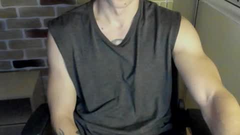 Snapshot of idkiww chatting on October 24, 7:54 pm yo online show from October 24, 7:54 pm