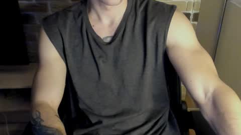 Snapshot of idkiww chatting on November 14, 7:45 pm yo online show from November 14, 7:45 pm