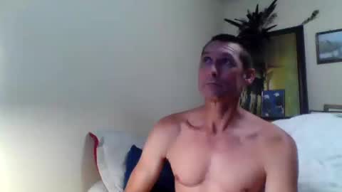 Snapshot of ifoundthegspot chatting on October 20, 6:47 am Darthmark420 online show from October 20, 6:47 am