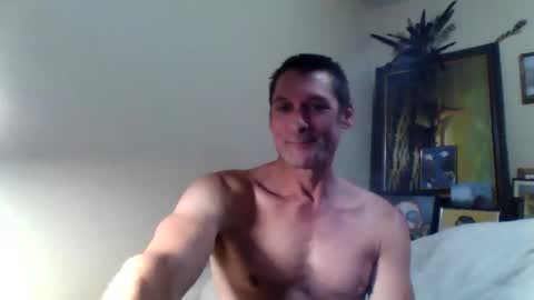 Snapshot of ifoundthegspot chatting on November 8, 4:01 am Darthmark420 online show from November 8, 4:01 am