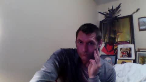 Snapshot of ifoundthegspot chatting on November 14, 11:20 am Darthmark420 online show from November 14, 11:20 am