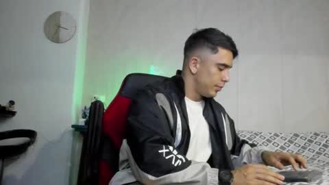 Snapshot of igor_scott chatting on December 27, 1:11 am Igor scott online show from December 27, 1:11 am