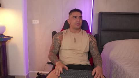 Snapshot of igor_scott chatting on December 18, 7:42 pm Igor scott online show from December 18, 7:42 pm