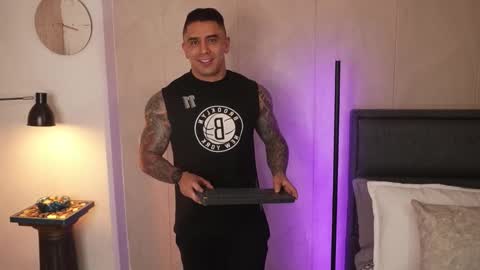 Snapshot of igor_scott chatting on February 19, 1:12 am Igor scott online show from February 19, 1:12 am