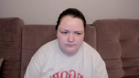 Snapshot of ihaveasecret_ chatting on June 27, 2:49 am Alice online show from June 27, 2:49 am