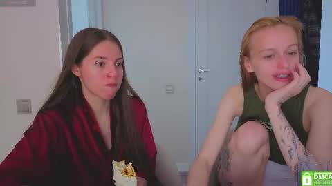 Snapshot of ihavepaws33 chatting on June 23, 8:34 am Julia and Mira online show from June 23, 8:34 am