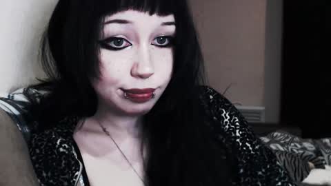 iiiiiiis online show from October 27, 12:26 am