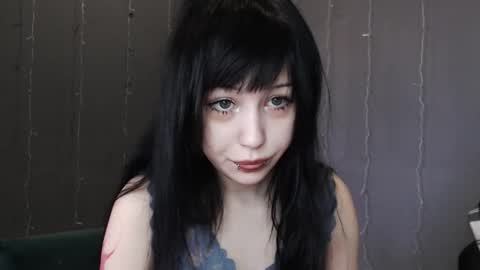 iiiiiiis online show from March 13, 10:55 am