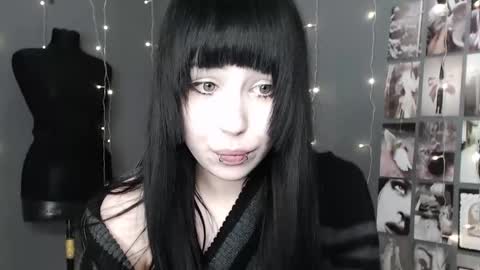 iiiiiiis online show from April 29, 8:26 pm