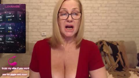 IlariaCetoi online show from December 4, 8:39 pm