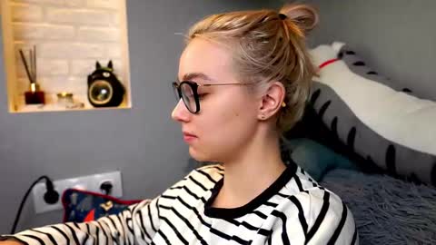 Snapshot of ileanacampbel chatting on February 27, 4:52 am ileanacampbel online show from February 27, 4:52 am