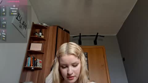 Snapshot of ilianamessersmith chatting on May 8, 7:25 am ShyLuna online show from May 8, 7:25 am