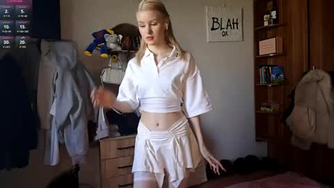 Snapshot of ilianamessersmith chatting on June 6, 7:13 am ShyLuna online show from June 6, 7:13 am
