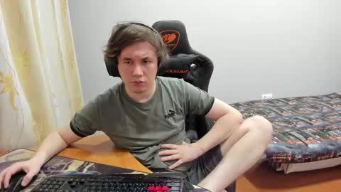 iliaskris online show from September 19, 7:03 pm