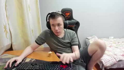 iliaskris online show from November 18, 2:39 am