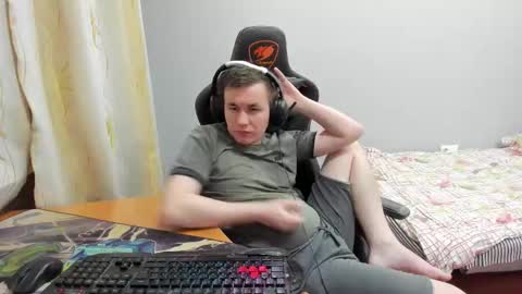 iliaskris online show from December 5, 6:15 pm