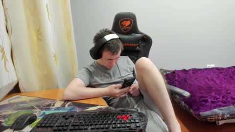 iliaskris online show from December 15, 1:59 pm