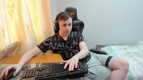 iliaskris online show from April 28, 2:27 am