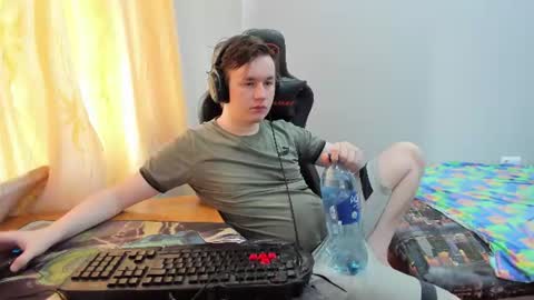 Snapshot of iliaskrislove chatting on July 22, 1:36 pm iliaskris online show from July 22, 1:36 pm