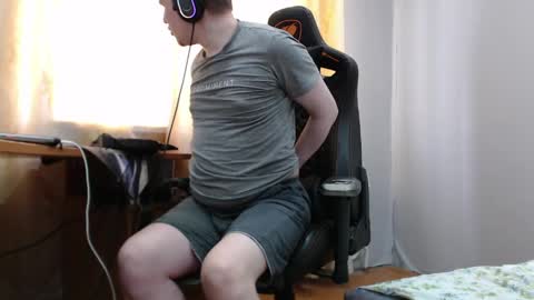 Snapshot of iliaskrisloveee chatting on June 3, 6:49 am lord online show from June 3, 6:49 am