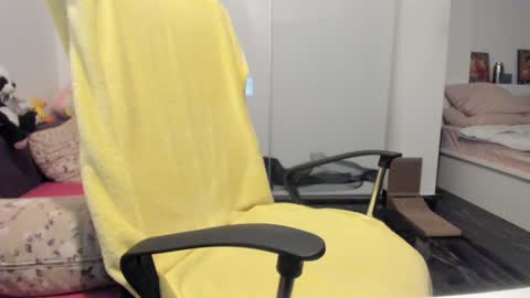 Snapshot of ilikefacial chatting on December 14, 9:35 pm Bamby online show from December 14, 9:35 pm