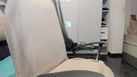 Snapshot of ilikefacial chatting on November 27, 6:10 pm Bamby online show from November 27, 6:10 pm