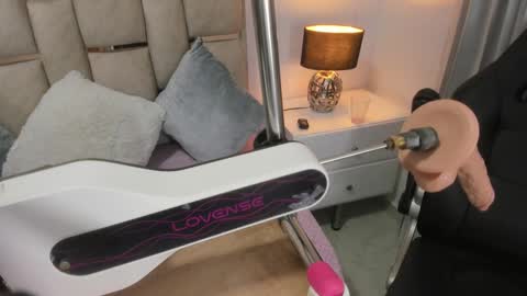 ILY   online show from December 5, 8:22 am