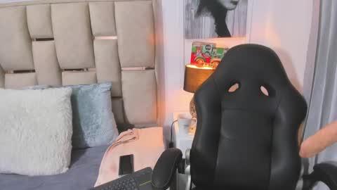 ILY   online show from December 30, 2:31 am