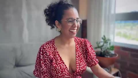 Snapshot of illaroom chatting on October 9, 6:50 pm Kloe online show from October 9, 6:50 pm