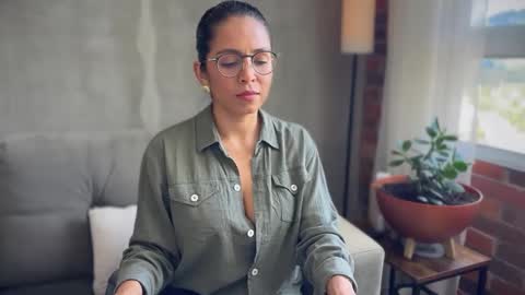 Snapshot of illaroom chatting on October 14, 7:58 pm Kloe online show from October 14, 7:58 pm