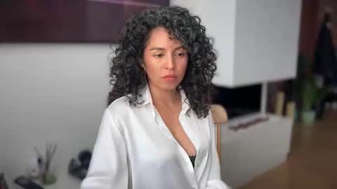 Snapshot of illaroom chatting on November 25, 8:09 pm Kloe online show from November 25, 8:09 pm