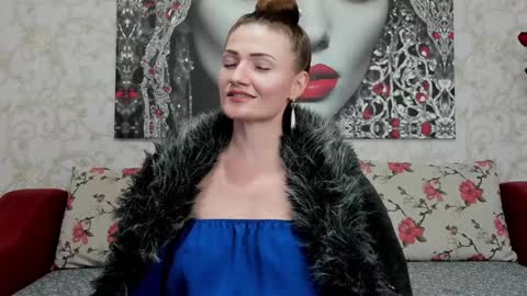 Snapshot of illegalbeauty87 chatting on December 4, 6:33 am Ingrid or more easier...Miss GoDDess Mistress online show from December 4, 6:33 am