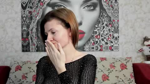 Snapshot of illegalbeauty87 chatting on December 20, 9:28 pm Ingrid or more easier...Miss GoDDess Mistress online show from December 20, 9:28 pm