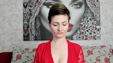 Snapshot of illegalbeauty87 chatting on December 24, 12:22 am Ingrid or more easier...Miss GoDDess Mistress online show from December 24, 12:22 am