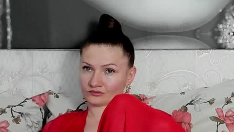 Snapshot of illegalbeauty87 chatting on January 27, 9:44 pm Ingrid or more easier...Miss GoDDess Mistress online show from January 27, 9:44 pm