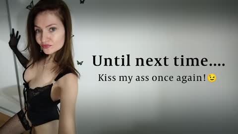 Snapshot of illegalbeauty87 chatting on March 4, 6:15 am Ingrid or more easier...Miss GoDDess Mistress online show from March 4, 6:15 am