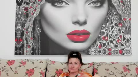 Snapshot of illegalbeauty87 chatting on September 8, 8:08 pm Ingrid or more easier...Miss GoDDess Mistress online show from September 8, 8:08 pm