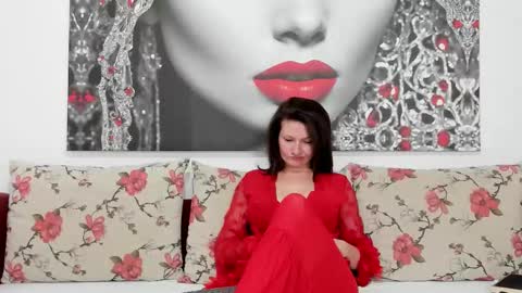 Snapshot of illegalbeauty87 chatting on October 3, 12:29 am Ingrid or more easier...Miss GoDDess Mistress online show from October 3, 12:29 am