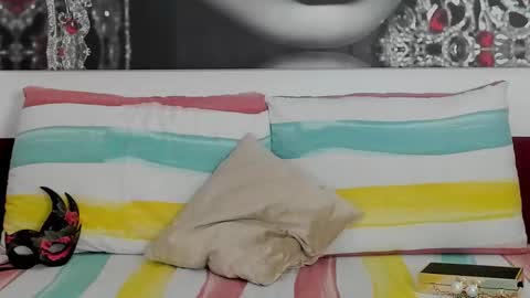 Snapshot of illegalbeauty87 chatting on November 6, 2:01 am Ingrid or more easier...Miss GoDDess Mistress online show from November 6, 2:01 am