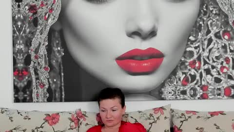 Snapshot of illegalbeauty87 chatting on April 7, 12:55 am Ingrid or more easier...Miss GoDDess Mistress online show from April 7, 12:55 am