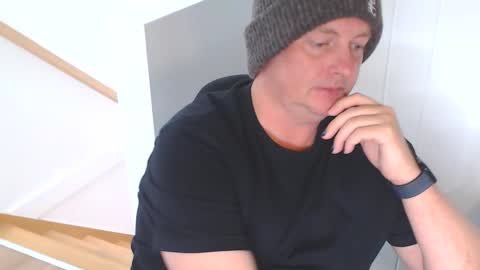 Beachside Lad online show from May 7, 3:23 am