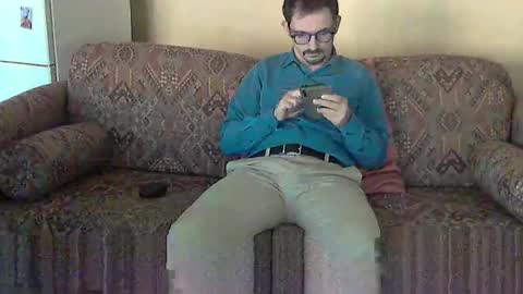 ilovecuteguy79 online show from May 28, 4:43 am