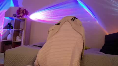 Snapshot of ilucyme chatting on December 13, 7:43 pm ilucyme online show from December 13, 7:43 pm