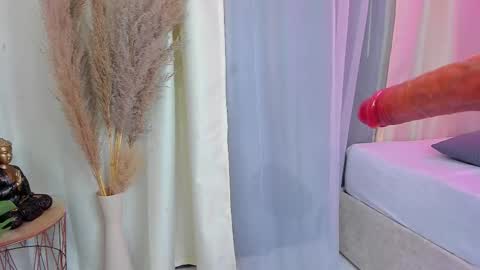 hanna online show from November 28, 8:00 pm