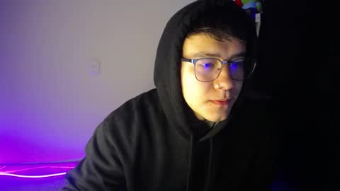 Snapshot of im__noah chatting on March 5, 10:33 am im__noah online show from March 5, 10:33 am