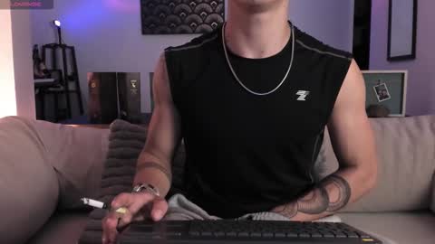 Snapshot of im__thomas chatting on October 8, 4:43 am IM THOMAS online show from October 8, 4:43 am