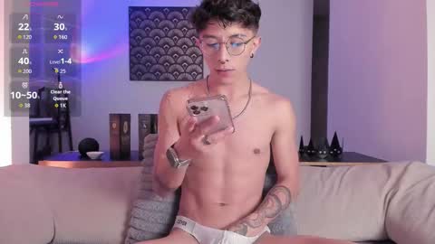Snapshot of im__thomas chatting on December 20, 2:07 am IM THOMAS online show from December 20, 2:07 am