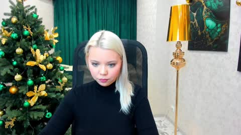 Snapshot of im__youre_sunshine chatting on December 8, 7:22 pm Roxy online show from December 8, 7:22 pm