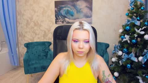Snapshot of im__youre_sunshine chatting on December 22, 7:31 pm Roxy online show from December 22, 7:31 pm